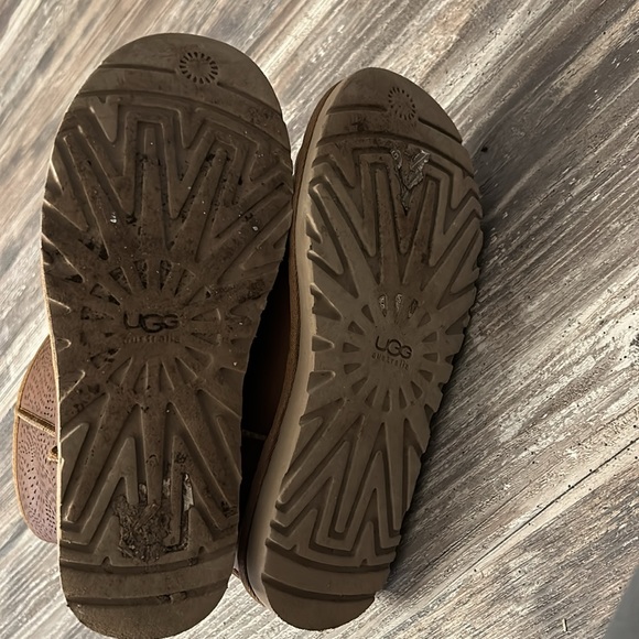 Uggs - Picture 6 of 6